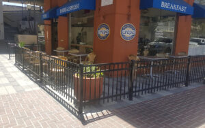 restaurant outdoor patio fencing